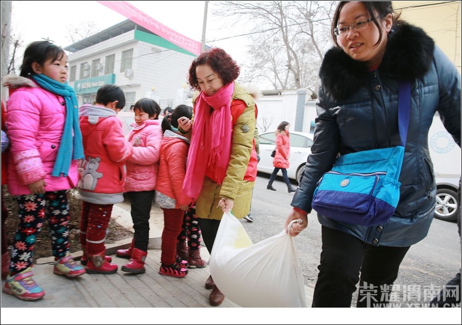 ����������---Ԫ��10��Ϊ���ض�ͯ��ʳƷ�С��