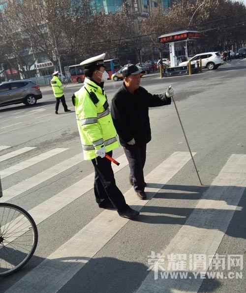 ������������������ǰ��·�ͳ���·ʮ�ֵĽ���ͬ־��