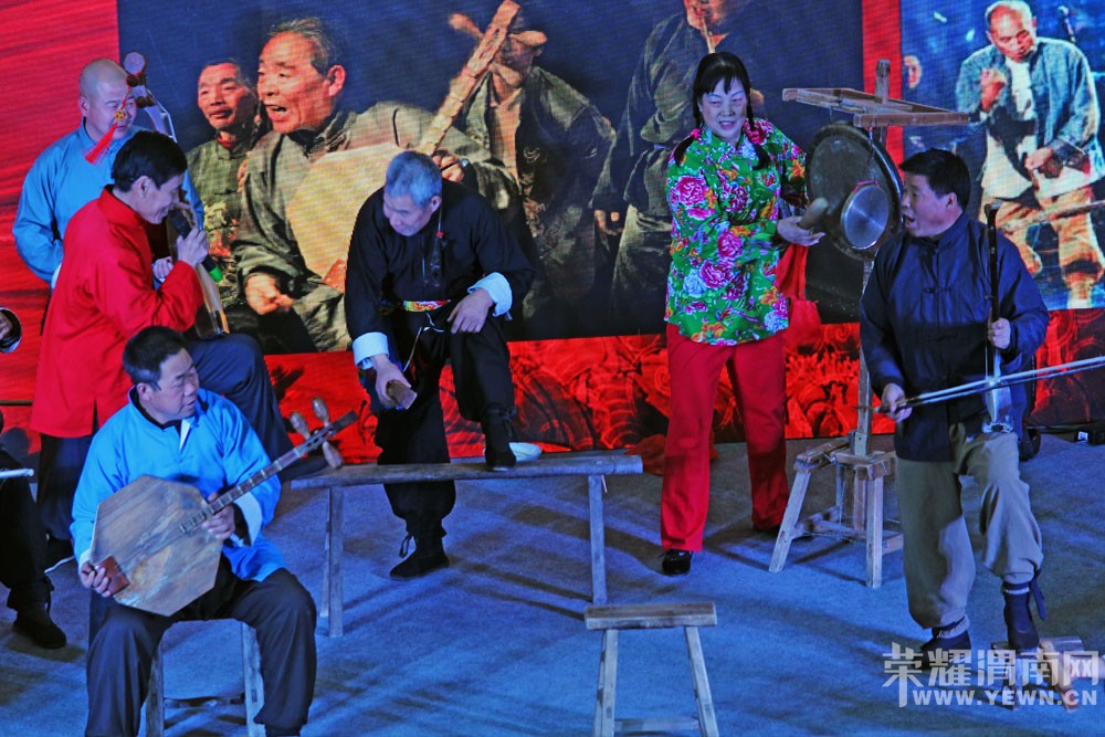 ������ǻ�������Ի������ϵ�ҡ��