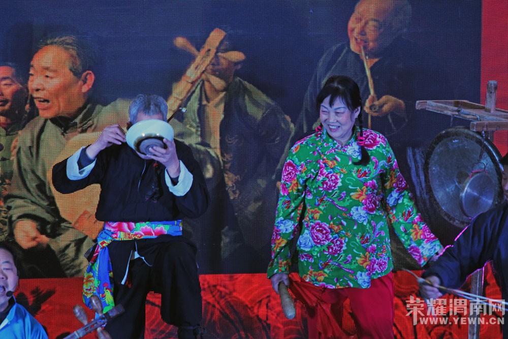 ������ǻ�������Ի������ϵ�ҡ��