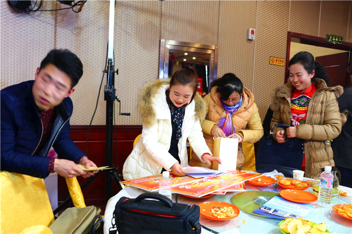 ����������������μ�Ϻ������ȫ�̻عˣ����ʲ��ݴ�����