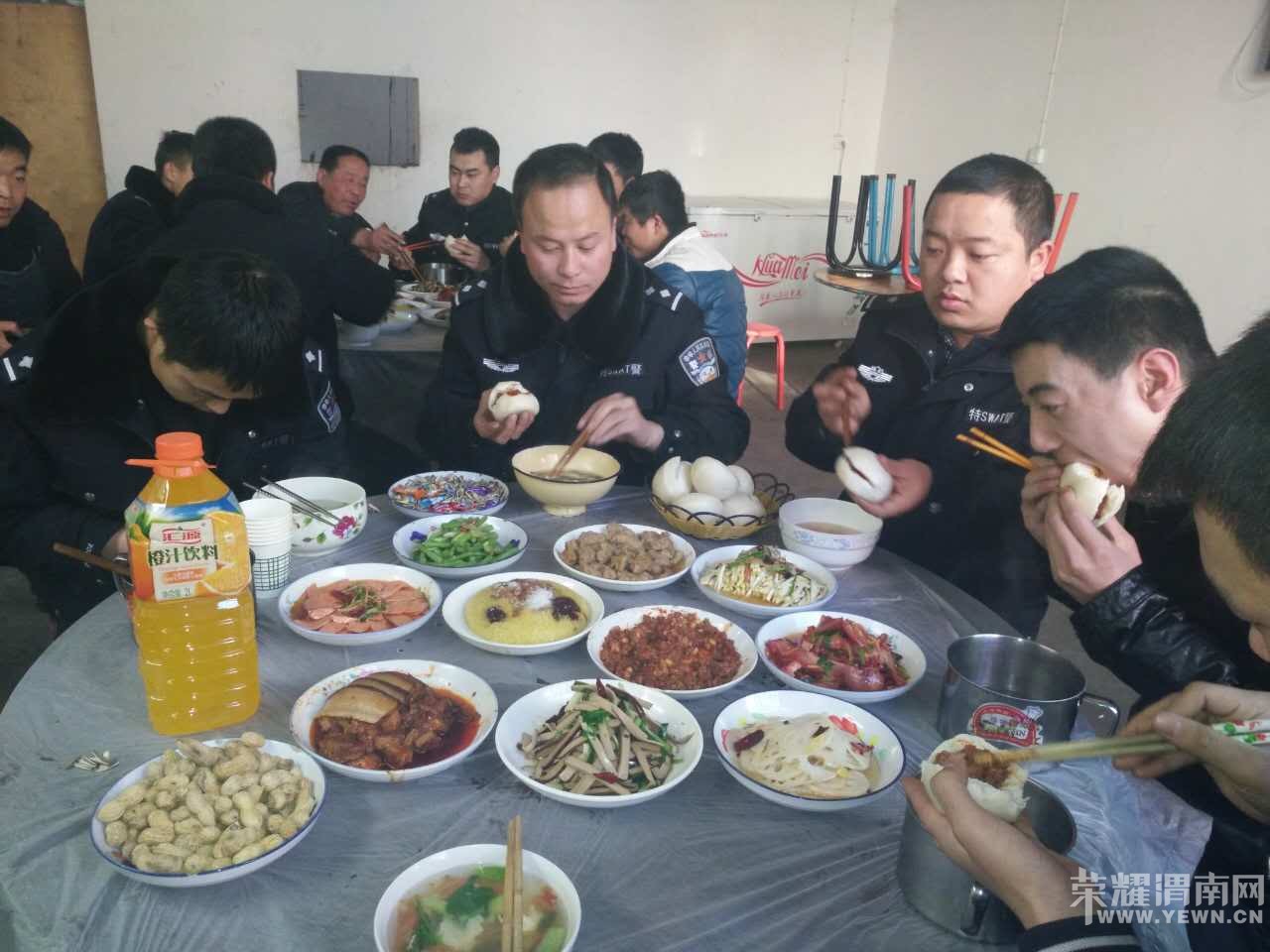 �����һ�����԰�ˮ����һ�ߵı���