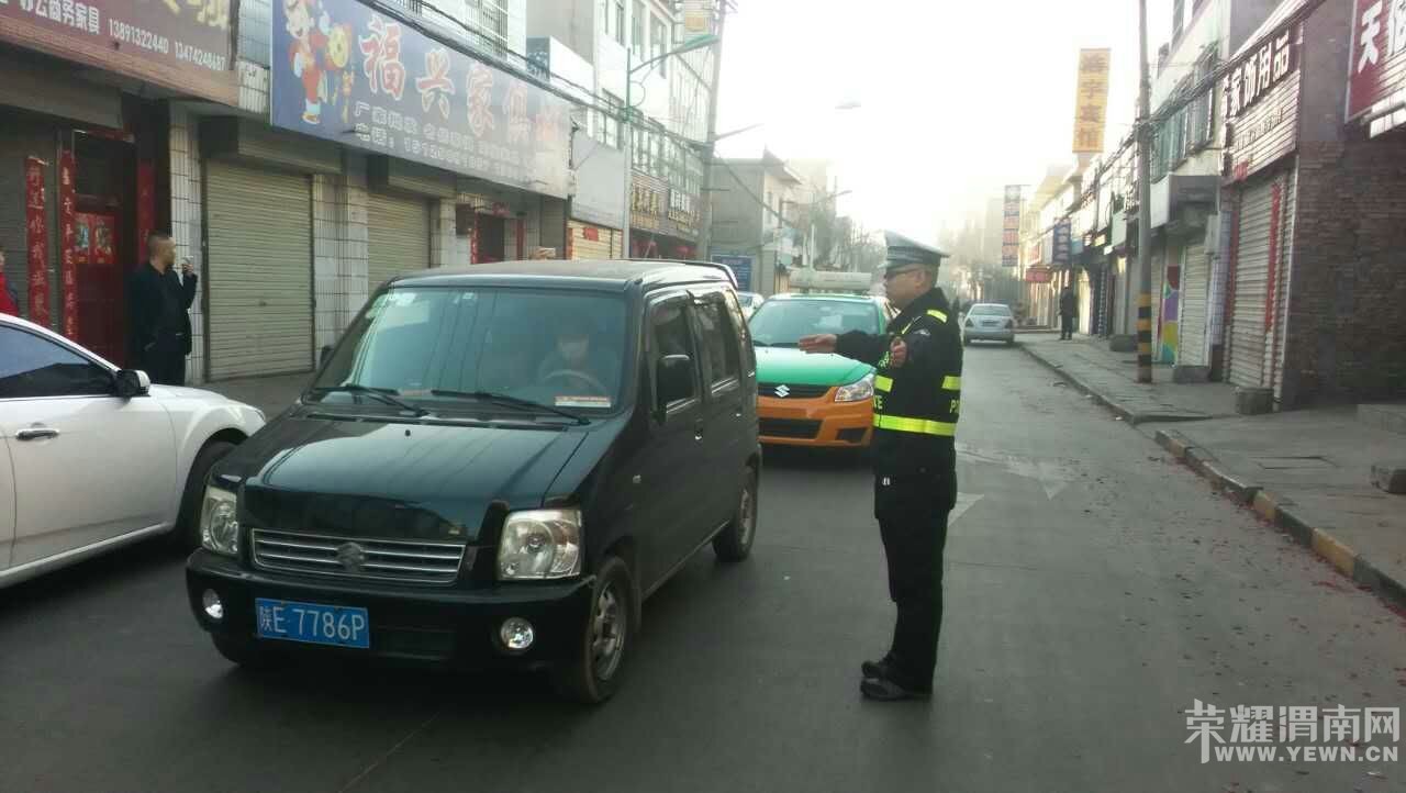 �����һ�����԰�ˮ����һ�ߵı���