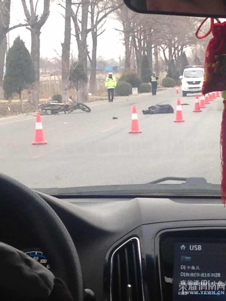 �����̻�վ�������췢���ĳ�����ײ��һ�����ӣ����³�������