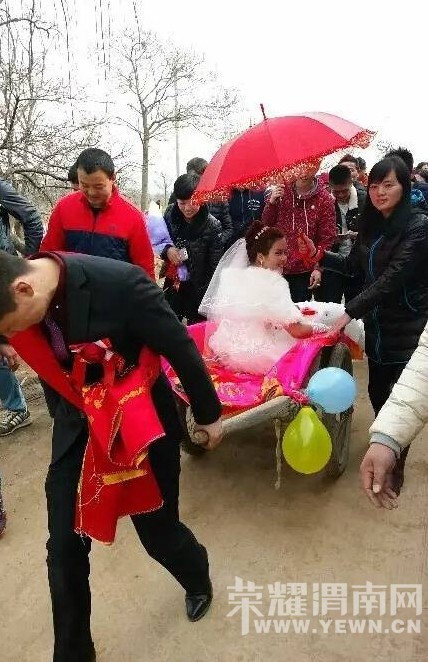 μ������С����ӳ�ӭȢ����