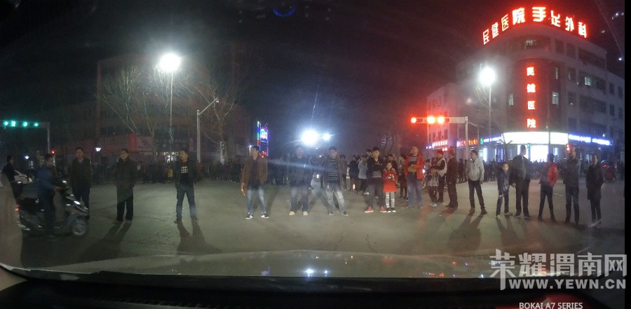 ǰ��·�ϱ��£����μ���˶�����