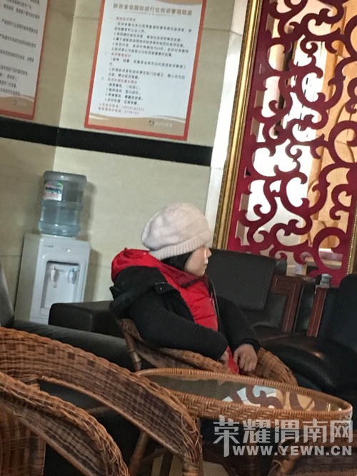 ˭���˶��ˣ��Ͽ�������·�������ȥ�ˣ�������������