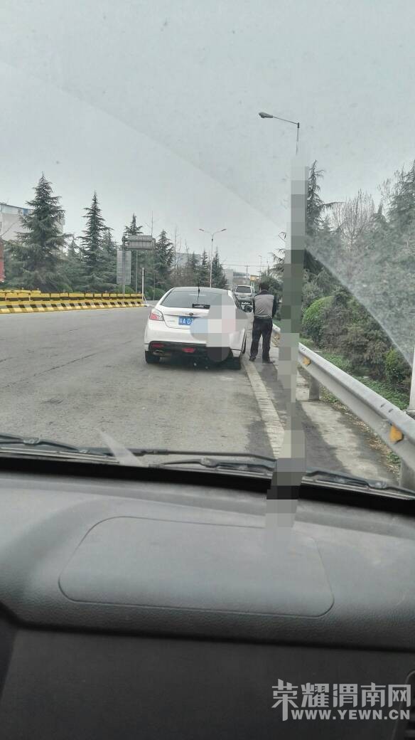 �ղ��ڸ�ƽ���ٳ��ڣ��Ϳ�������һĻ��˵��ɶ����