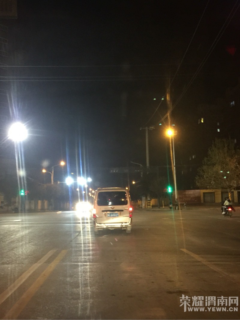 ���̵�������-��ʢ·�;��ʹ��ʮ�ֺ��̵Ʋ���