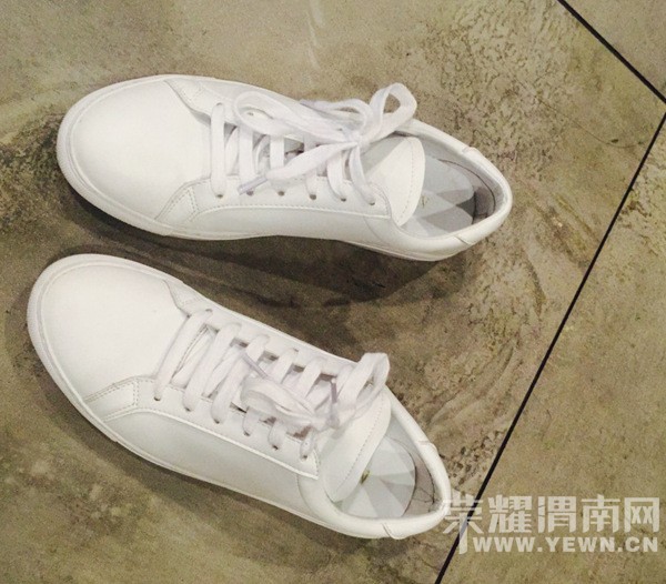 ��������˫���������е�С��Ь�����İٴ�~~