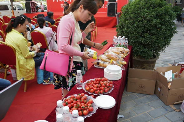 ��԰�ᾰ��ͬ���Ի� ҫ�����š�����¥��ʢ���̣���