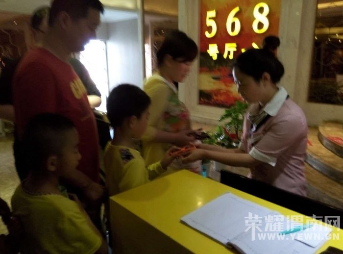 ���Ӹ�����Ӱ�Բ���������ۡ���С��֮���Ҳ�����������˼��