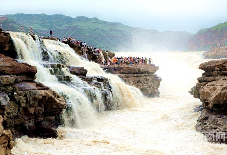 ��μ���߲ʻ��⡿5��19�գ������ģ��й��ڶ����ɫ�ٲ�ɽ�����غ����ٲ�׳��һ����