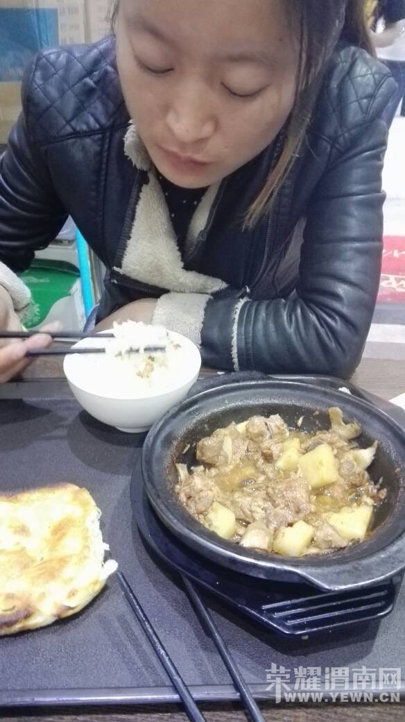203023fnn6s4b3j9yn8936.jpg