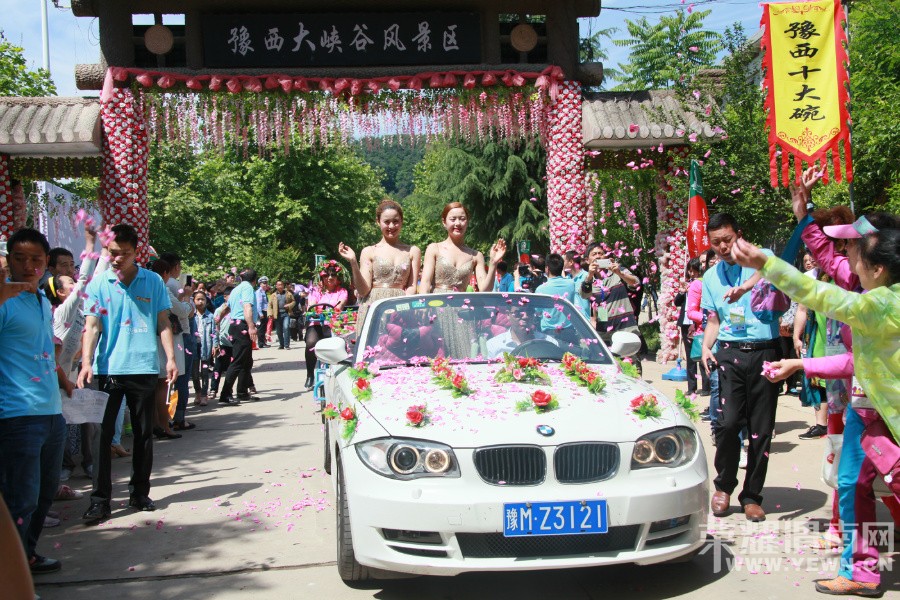 ԥ����Ͽ�ȳɹ��ٰ��ʮ��ȫ��˫��̥Ư���񻶽ڣ�