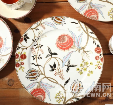 �����������е�Ʒζ����ֻ��һ�����ӵľ��룡���ڸ��������³Է��������쿴����