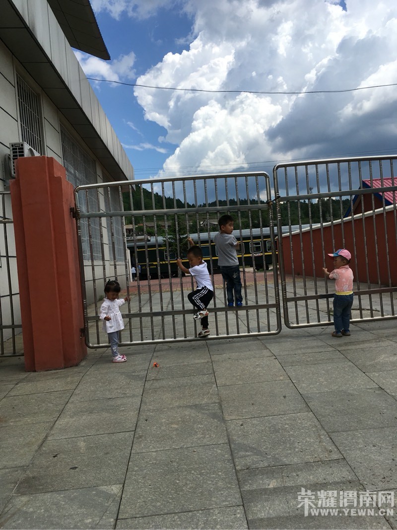 �ͱ���һ�𿴻𳵺�Х���������ʣ���Ҫȥ���