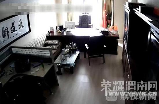 ��ǧ�ġ����Ӽ�ð������8Ů�Ӱ칫�ҷ�����ϵ ȫ��¼��