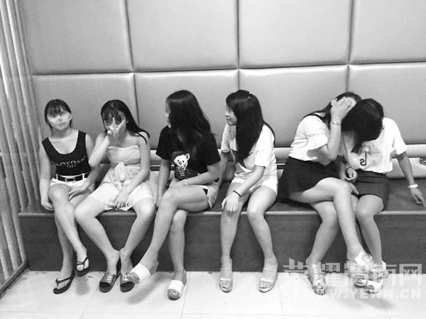 ���ĺ���15��Ů���ѧ��Ϊվ��Ů���� ��ץ��ڡ�V��