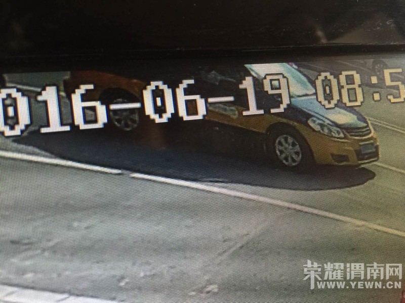 ˭�����ڳ��⳵�ϼ�һ��ƻ���ֻ��������������⣡