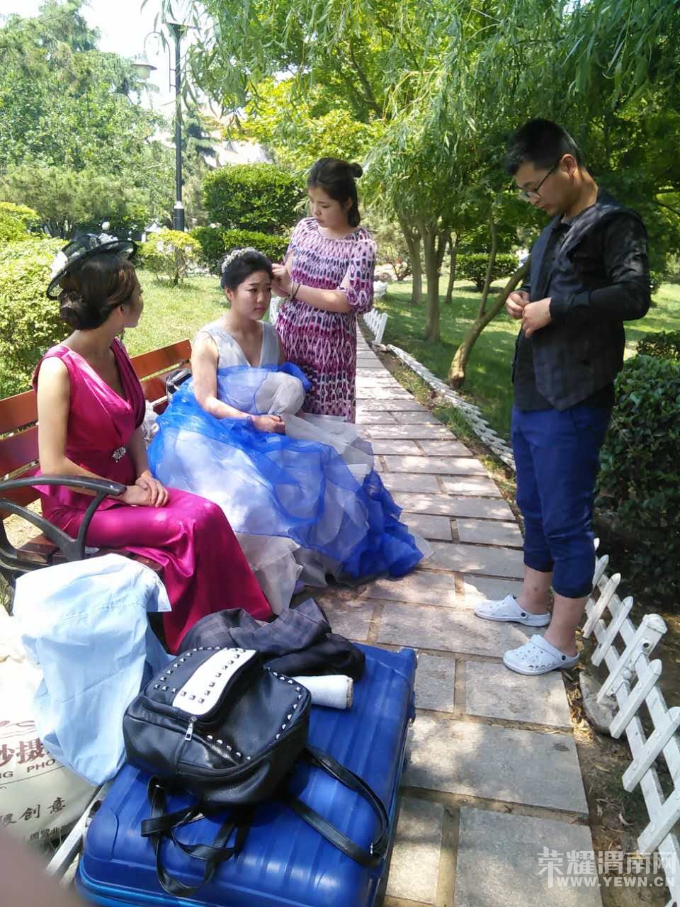 �ൺǰ�߷�������Ƭ���������ˣ��������֣�������Ҷ���Χ�ۡ���μ�ϴ�̨����ɴ��Ӱ��