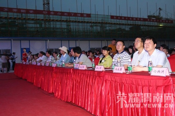 μ�Ͽ�̩���ĳǡ�������Ⱥ���ݳ���Բ����Ļ