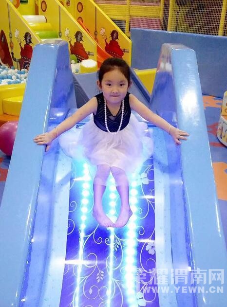 μ��ȫ�ƽ�����ɢ  ��Ѱ������·��ʧ��5��СŮ��������