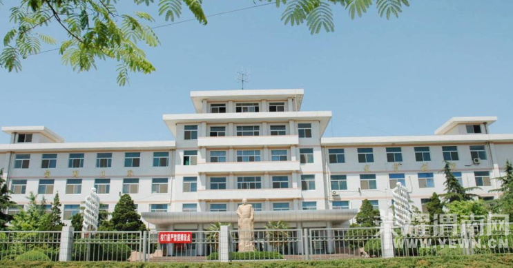 �ѳ�Ңɽ��ѧ��ȡ׼����ѧ��100Ԫ���շ�200Ԫ���Ϸ�