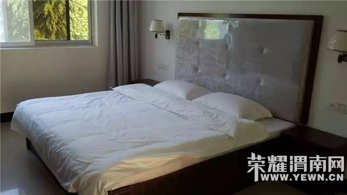 �����ԡ�ԥ����Ͽ�ȵ���ɫ��ʳ�;Ƶ�ס�޹��ԣ��Ͻ��ղ�����ඣ�