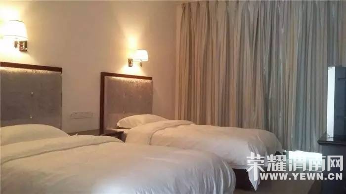 �����ԡ�ԥ����Ͽ�ȵ���ɫ��ʳ�;Ƶ�ס�޹��ԣ��Ͻ��ղ�����ඣ�