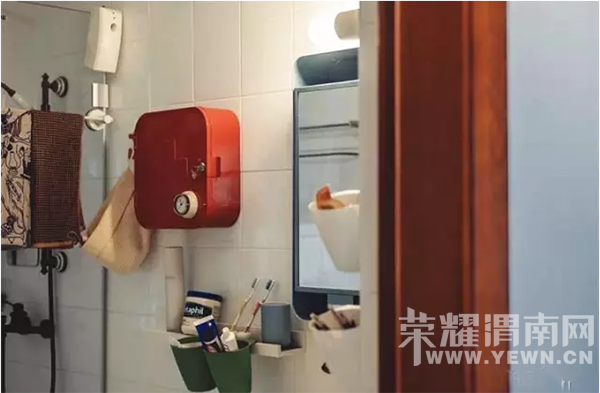 ����Ľ��լ�������Ҽ��Ƕ�һ�޶��ĸ��ŷ���ܰ�ӣ�����֮�䣩