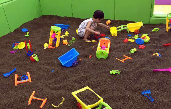 �������ں�ǧ�Ŷ�ͯ����ȯ������ͣ����޻�ʢ�������ģ�ţ��