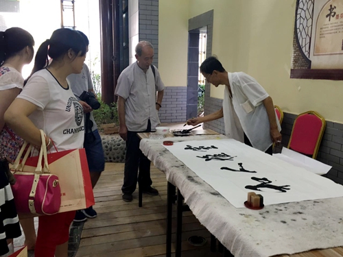 û�вμӰ��ռ�԰����ͳ�Ļ��ڡ����ˣ�������Щ׼��ڣ�