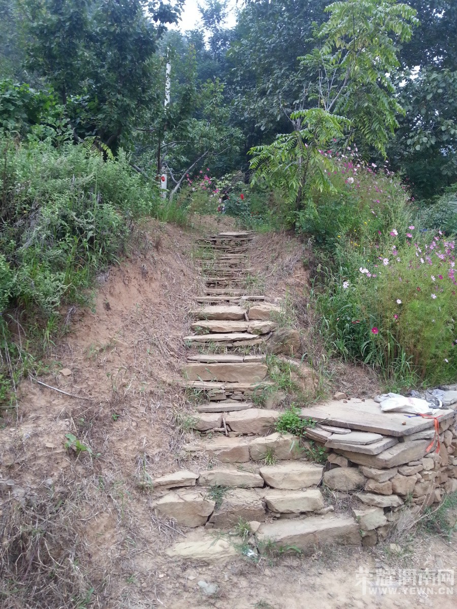 �����ذ���̲����֮������Բ��