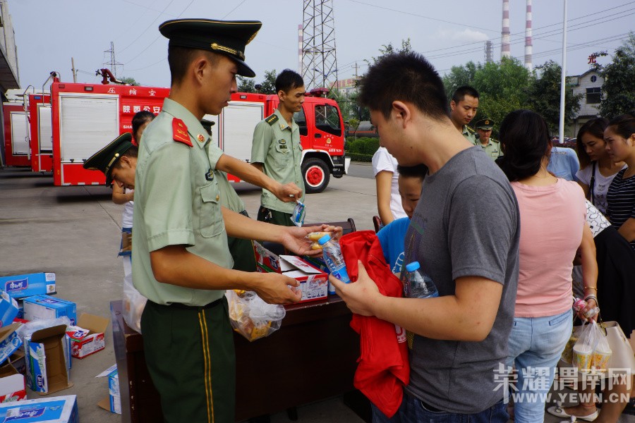 ������СС����Ա�����ڻԲ��������������˲�俴���