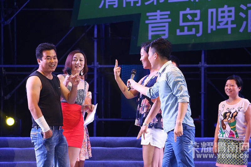 μ�ϵ�����ൺơ�ƽڻ�ȭ�о��ȭ��֮ҹ������ȭ����