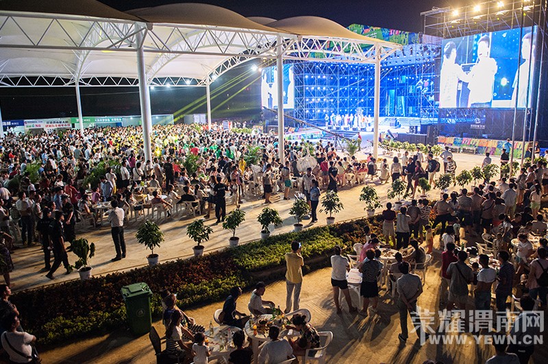 μ�ϵ�����ൺơ�ƽڻ�ȭ�о��ȭ��֮ҹ������ȭ����