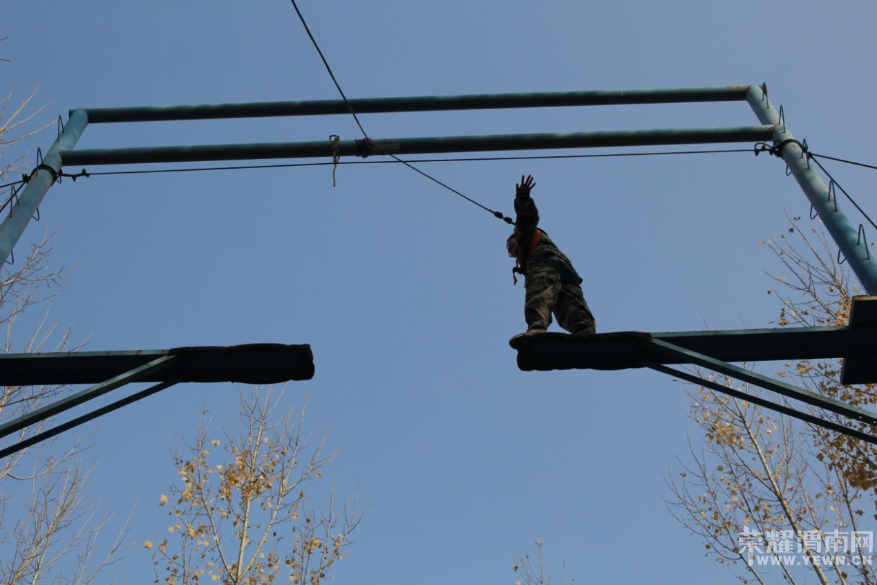 �鱦����ɽ����ɽ�ӾƵ���չѵ����