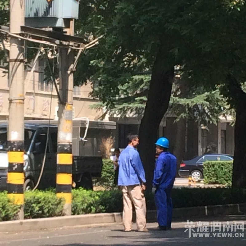 վ��·�°������ſڣ�Ϊ����ʦ�����ޣ���������������