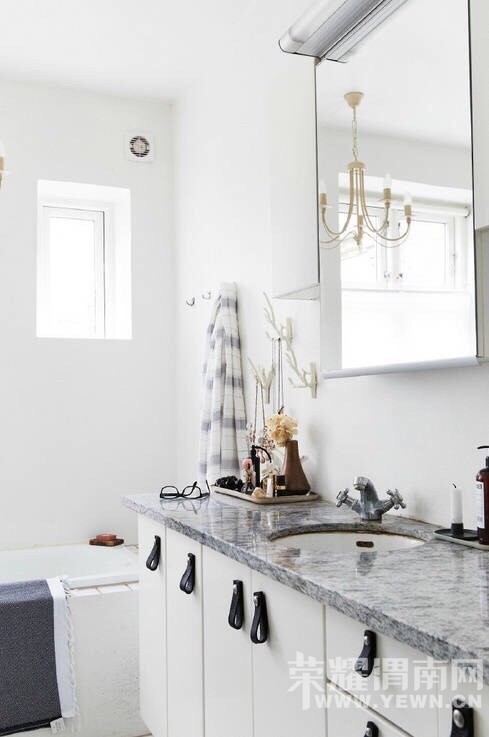 ��ϲ�������ư��������ҶԷ��ӵ����л��� ��