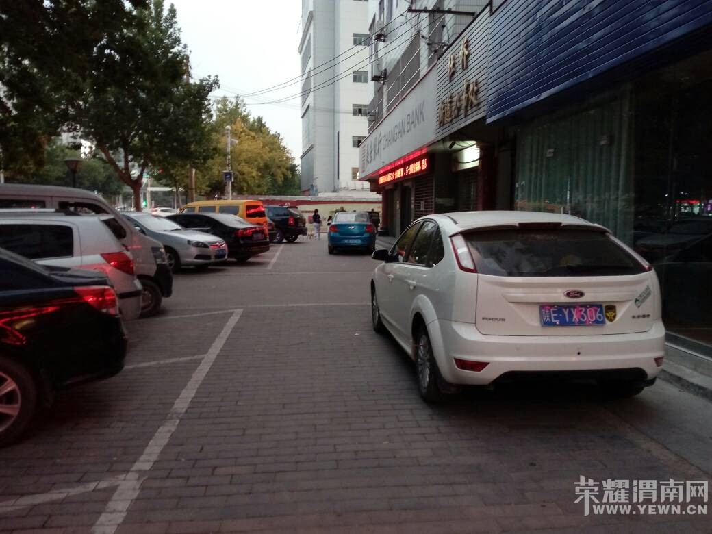 110432uyyyeyl1xx336lcf.jpg
