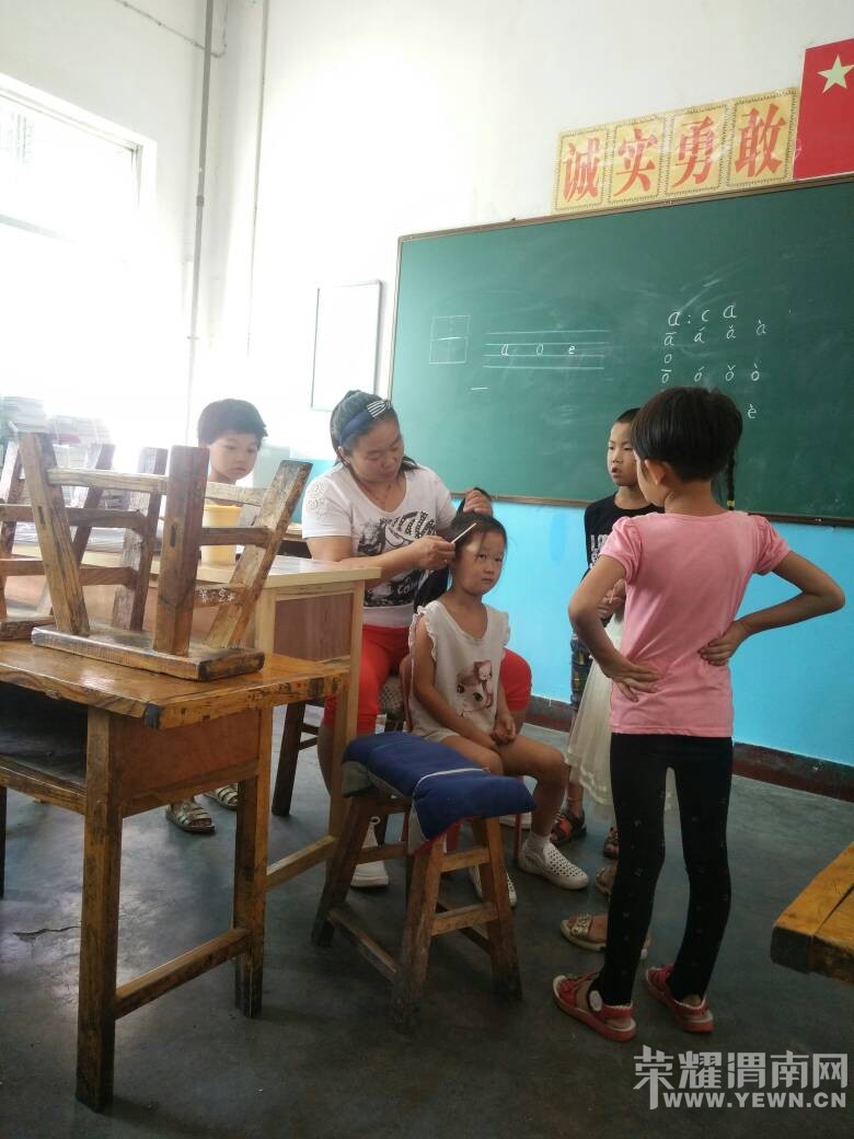 ݼ��Сѧ������ʦ����ʦ�����ˣ�