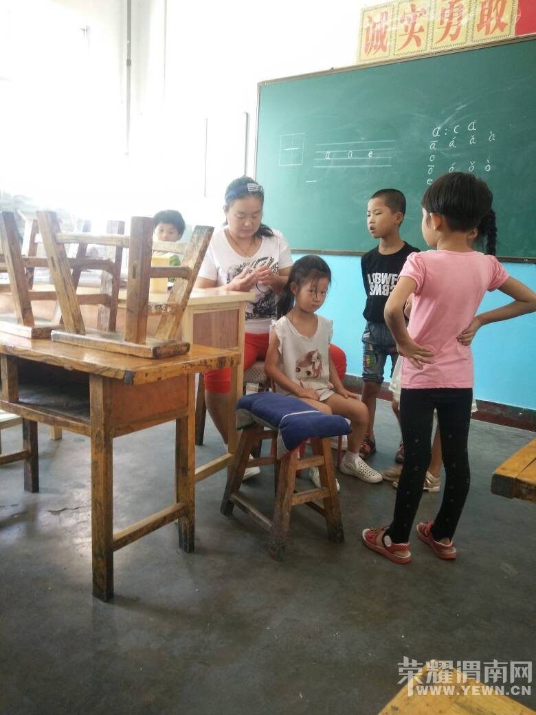 ݼ��Сѧ������ʦ����ʦ�����ˣ�