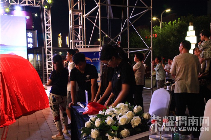 �¸�������μ�����з�����Բ�����У��㳵��Ůһ����������~