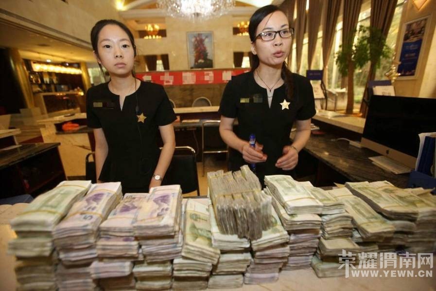 �������˿�������Ǯ�� ��¥С�㾪����! 