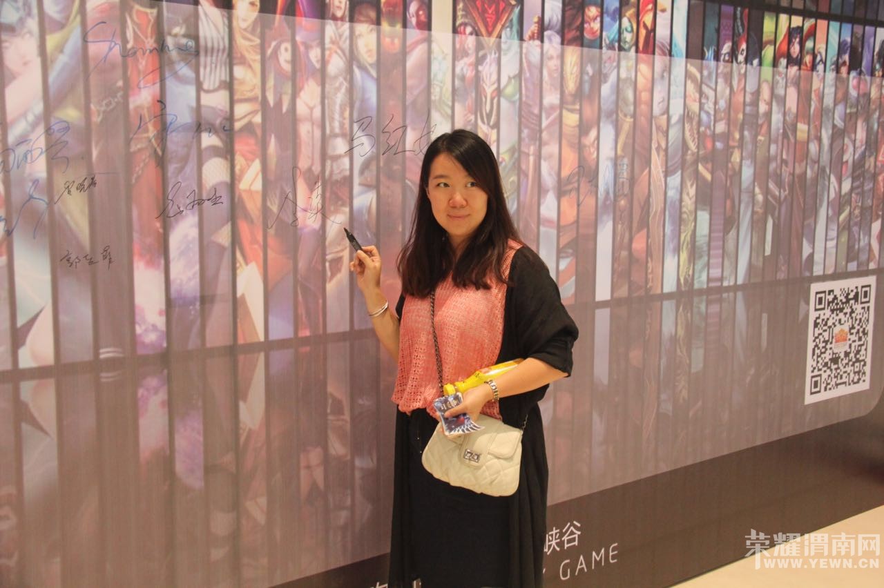 �������Ӿ���������ʢ����Ļ���羺�ȳ�����Ϯ