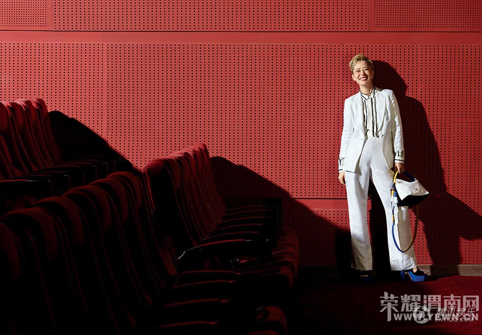 ÿ��Ů�˶��ǰٱ�Ů�ɣ���Ӧ��ӵ��һ�׳�Խ���ҵ�д���գ�