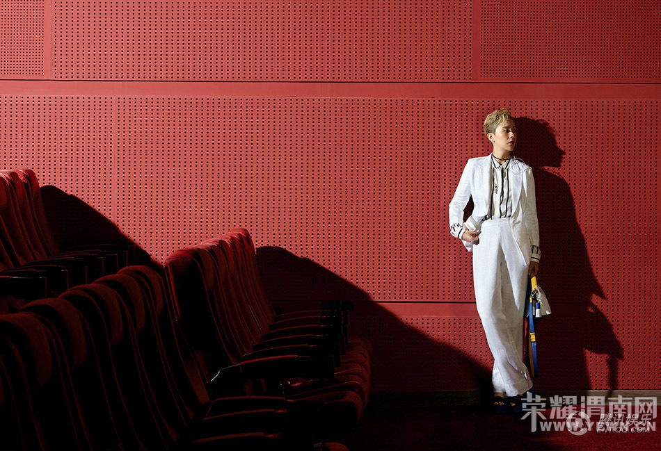 ÿ��Ů�˶��ǰٱ�Ů�ɣ���Ӧ��ӵ��һ�׳�Խ���ҵ�д���գ�