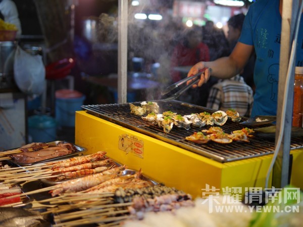 �����Ŷ��˶�ʵ�һ�����У��Ȼ�������