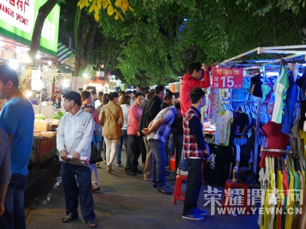 �����Ŷ��˶�ʵ�һ�����У��Ȼ�������